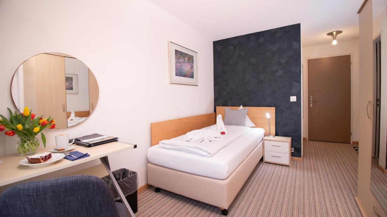 Park - Hotel Inseli Romanshorn Extérieur photo